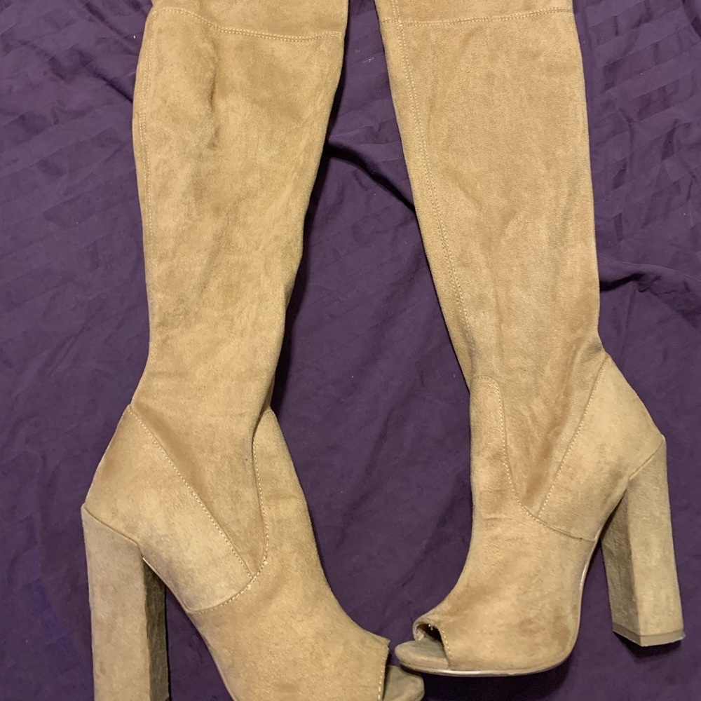 Boots - Picture 2 of 3